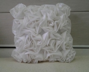 almofada-com-flores-de-tecido (2)