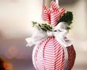Bolas De Natal Feitas Com Isopor e Tecido9