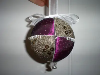 Bonitas e Criativas Bolas De Natal Feitas Com Isopor e Tecido | Artesanato  - Cultura Mix