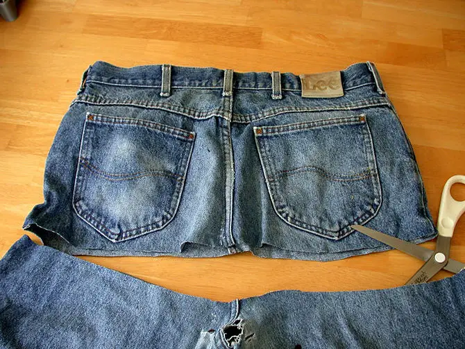saias feitas de calças jeans