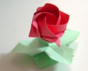 Rosa Feita em Origami (7)